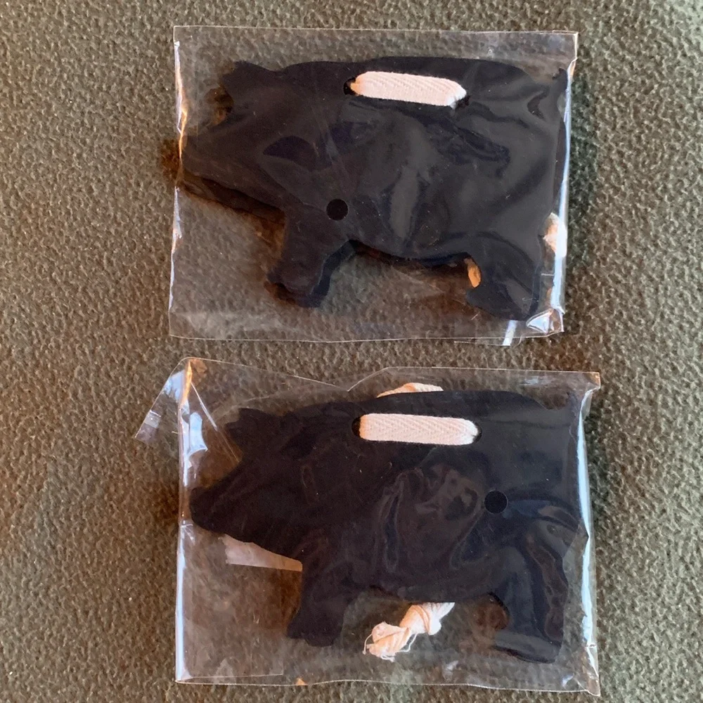 NWT Chalk board pigs (4 sets of 2). Chalkboard Labels (2 sets of 18).